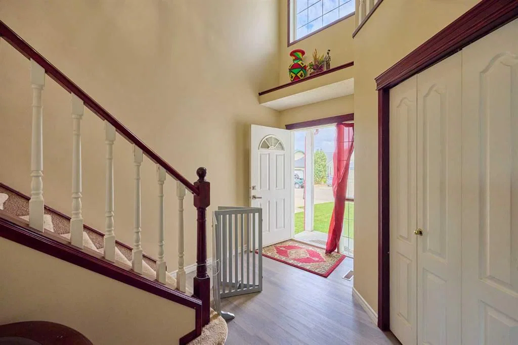 117 Douglas Ridge Circle SE, Calgary — photo 2 of 48