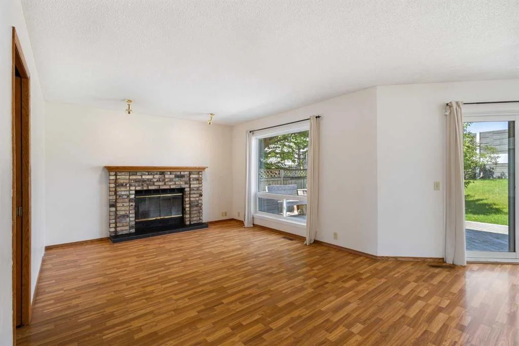 117 Douglasbank Way SE, Calgary — photo 5 of 41