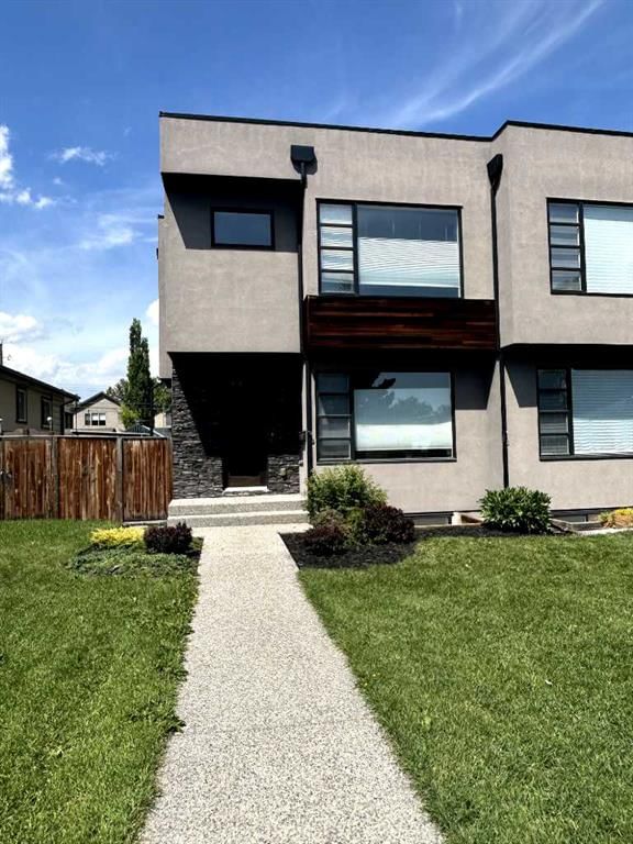 532 22 Avenue NE, Calgary — photo 2 of 24