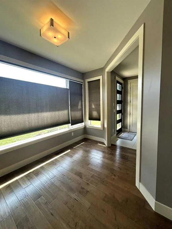 532 22 Avenue NE, Calgary — photo 4 of 24