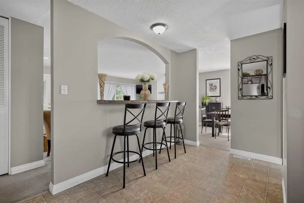 131 Cedarpark Drive SW, Calgary — photo 4 of 50