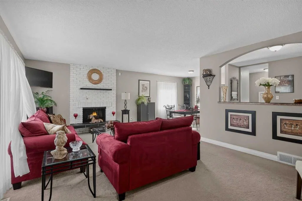131 Cedarpark Drive SW, Calgary — photo 5 of 50
