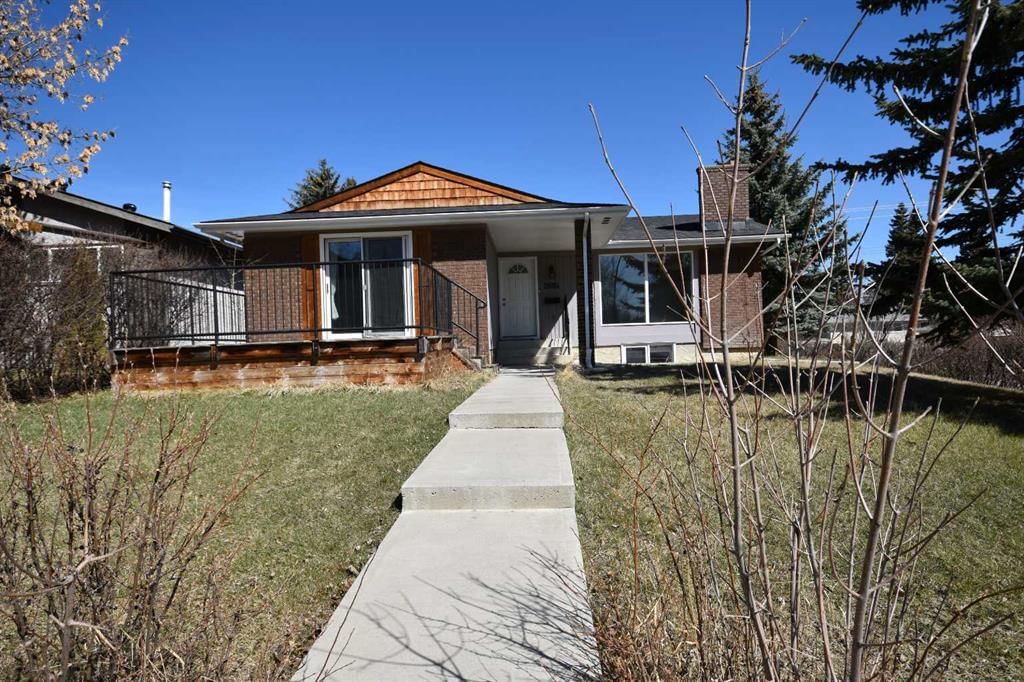 2604 106 Avenue SW, Calgary — main listing photo