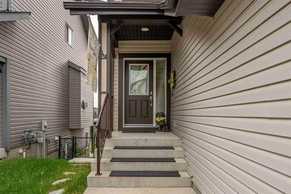 241 Sunset Heights, Cochrane — photo 4 of 50