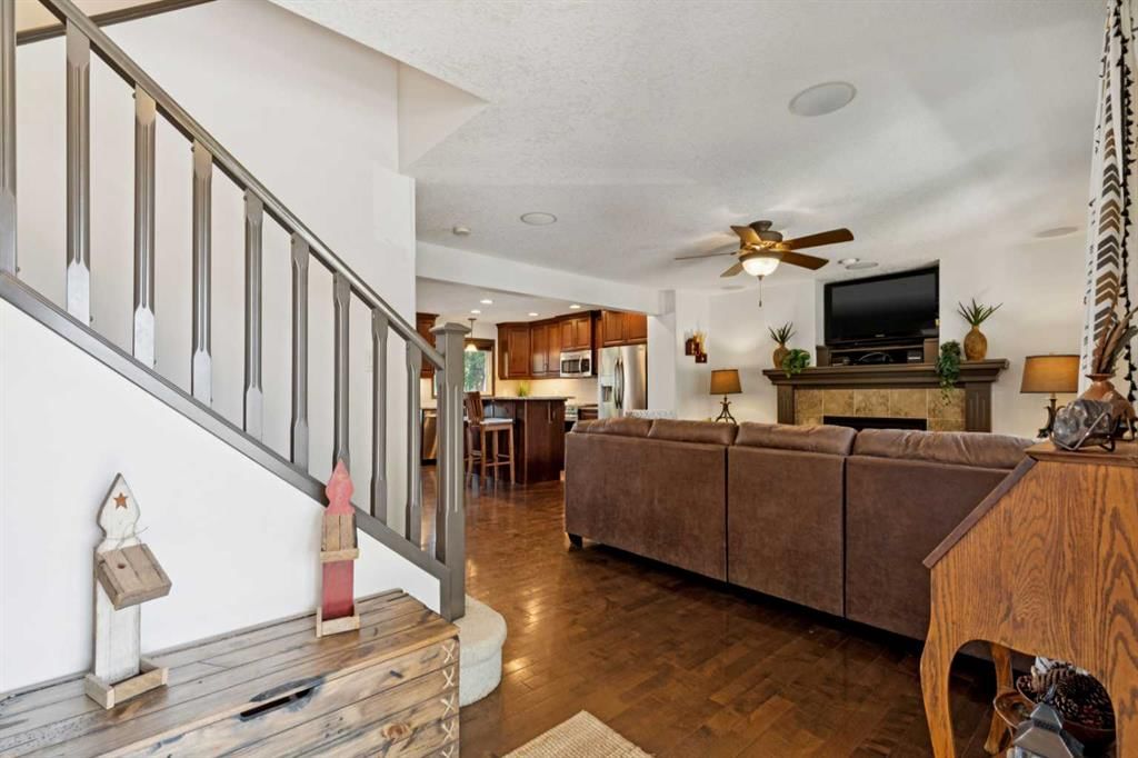 316 Prestwick Terrace SE, Calgary — photo 5 of 50