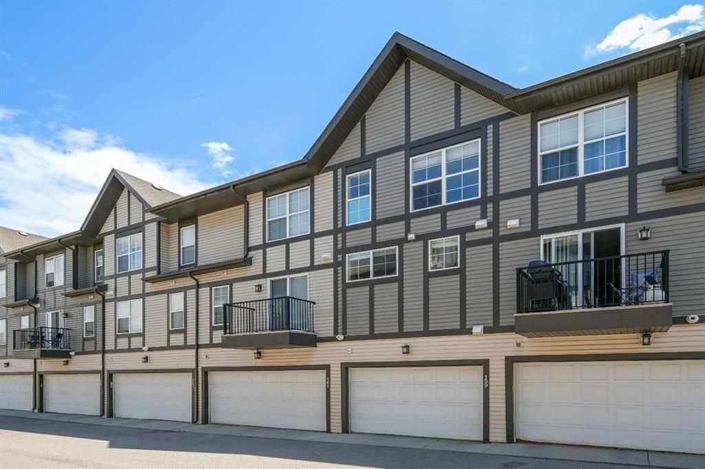 159 New Brighton Villas SE, Calgary — main listing photo
