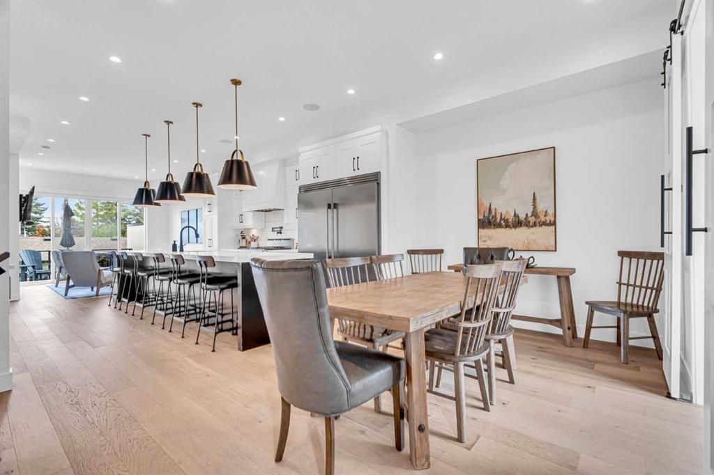 2032 37 Avenue SW, Calgary — photo 3 of 50