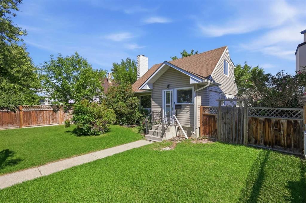 806 Radford Road NE, Calgary — photo 2 of 30