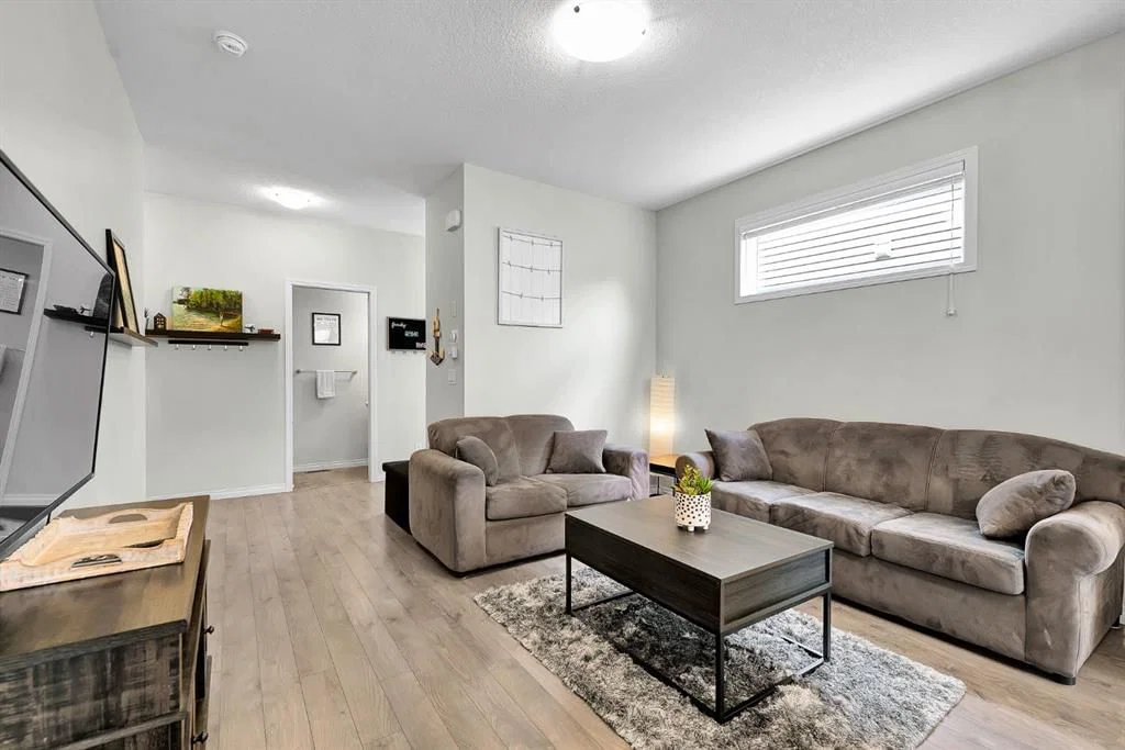 40 Legacy Glen Street SE, Calgary — photo 5 of 38