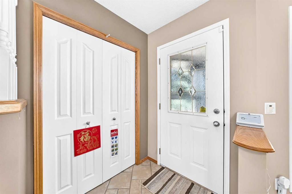3767 Springbank Drive SW, Calgary — photo 5 of 44