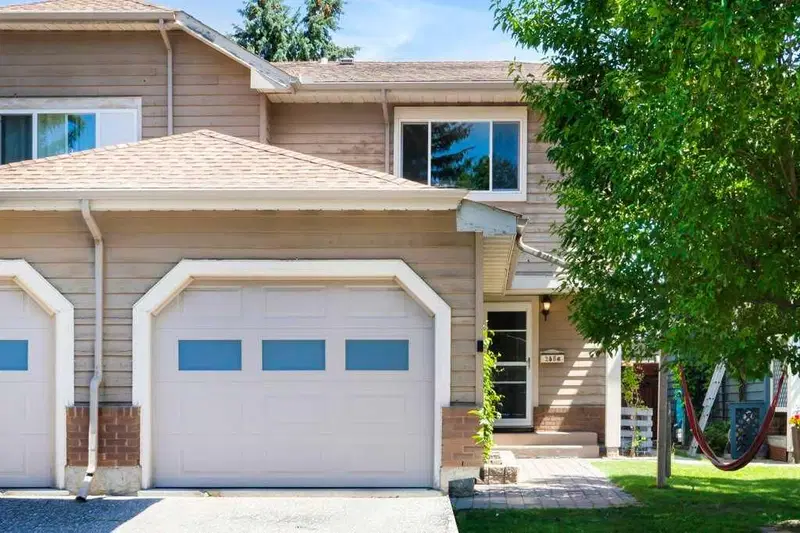 20 Midpark Gardens SE, Calgary — main listing photo
