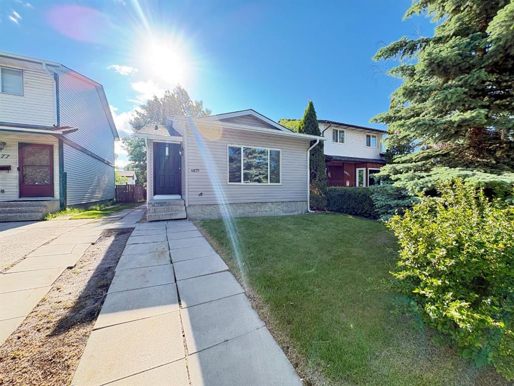 6879 Rundlehorn Drive NE, Calgary — photo 2 of 25