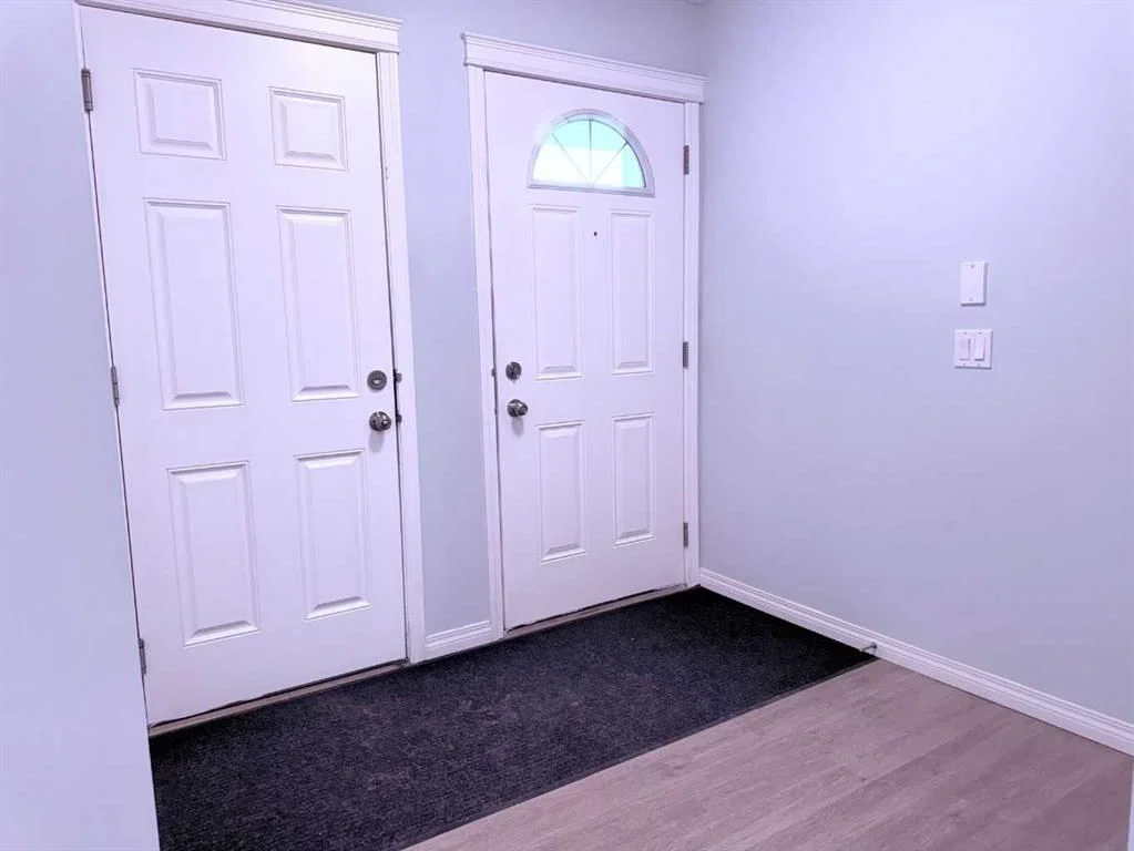 960 Taradale Drive NE, Calgary — photo 2 of 14