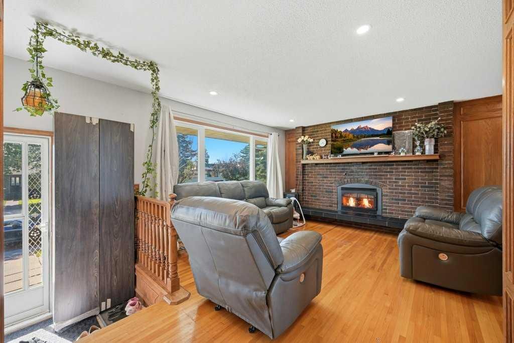 2415 Vista Crescent NE, Calgary — photo 5 of 49