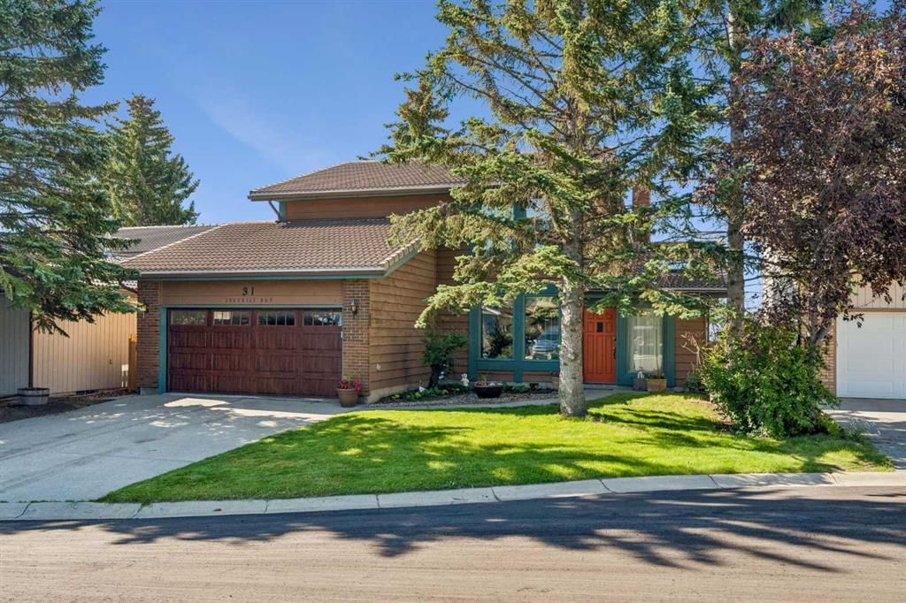 31 Edgehill Bay NW, Calgary — main listing photo