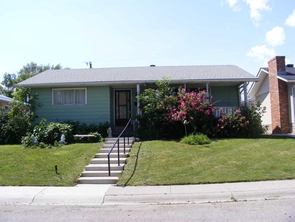 911 Penmeadows Road SE, Calgary — photo 2 of 16