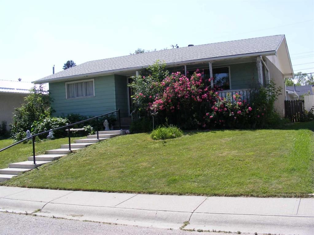 911 Penmeadows Road SE, Calgary — photo 3 of 16