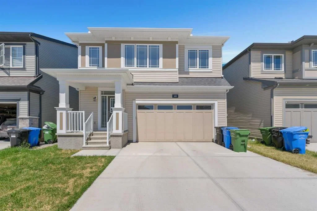 40 Carringham Gate NW, Calgary — main listing photo