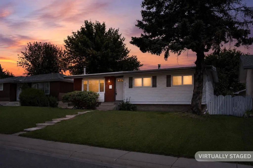 916 Mayland Drive NE, Calgary — photo 3 of 43