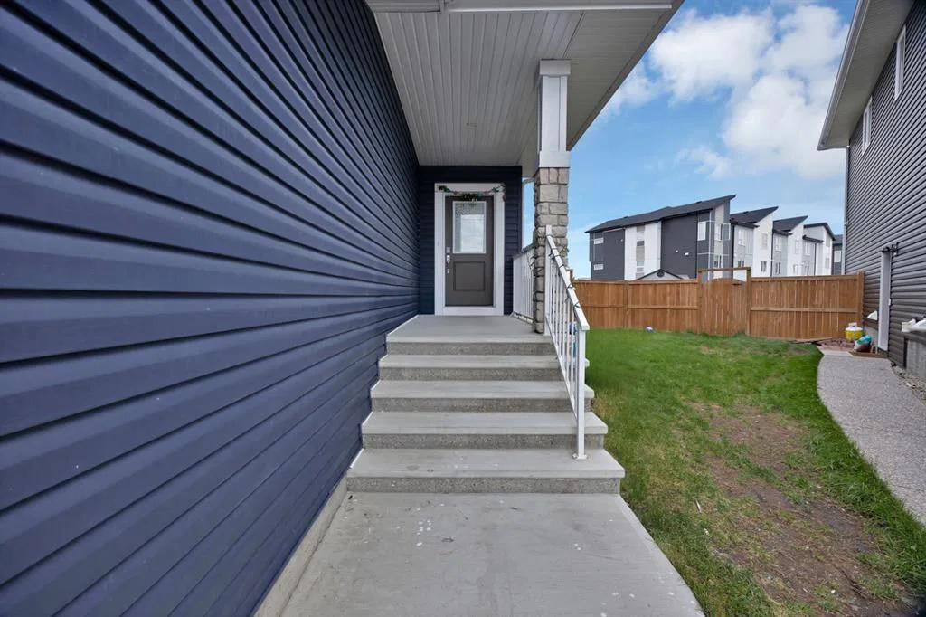 76 Red Embers Square NE, Calgary — photo 3 of 50