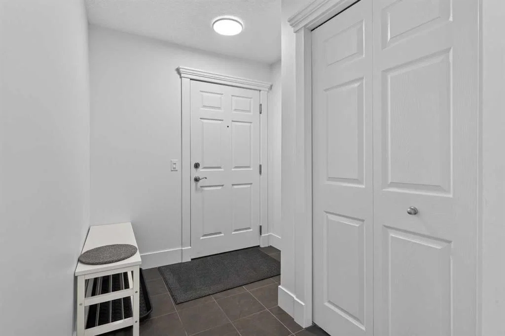 109, 500 Rocky Vista Gardens NW, Calgary — photo 5 of 45