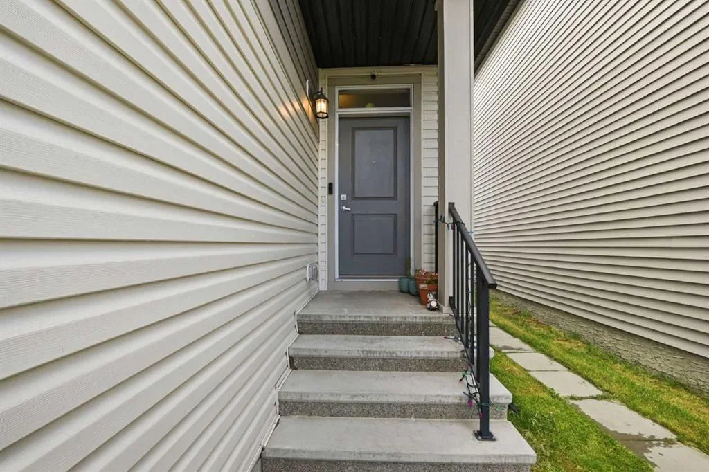 232 Cornerbrook Common NE, Calgary — photo 3 of 50
