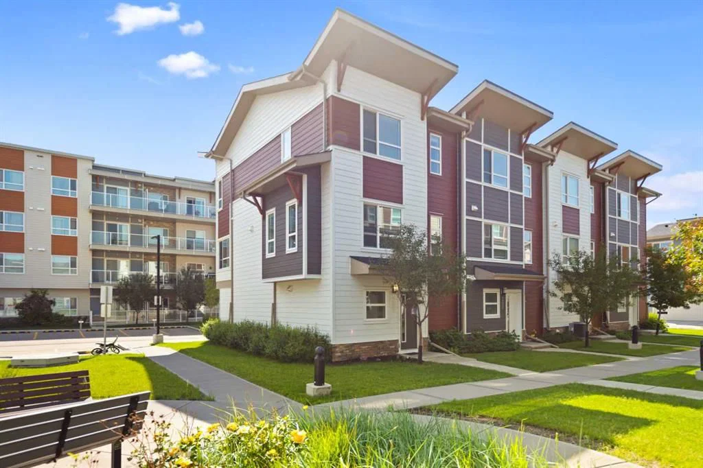 209 Harvest Hills Common NE, Calgary — photo 2 of 40