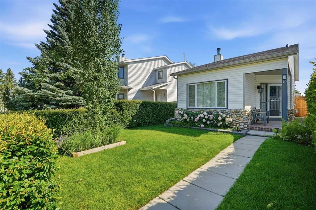 19 Millcrest Way SW, Calgary — photo 3 of 26