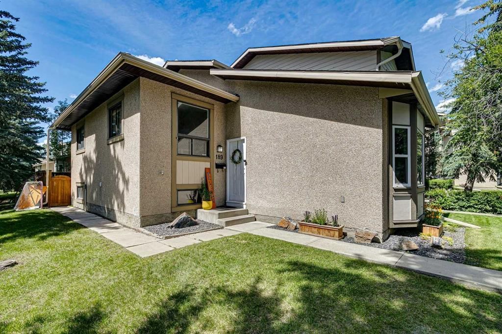 189 Deerfield Terrace SE, Calgary — photo 2 of 17