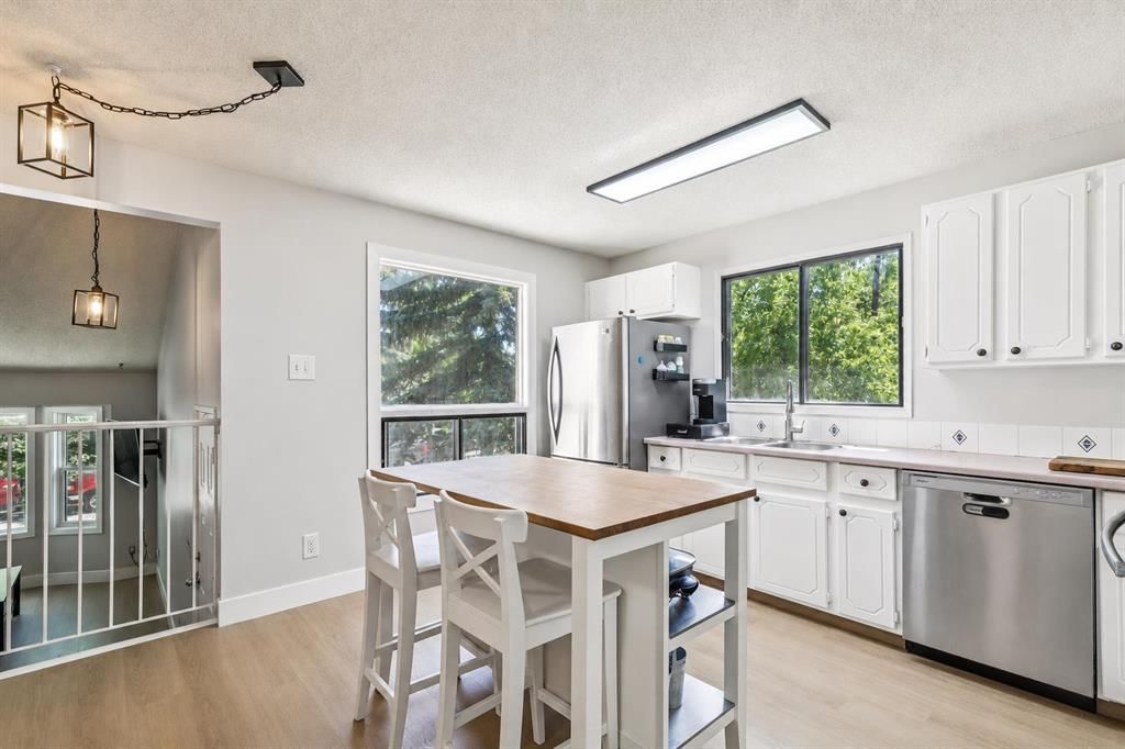 189 Deerfield Terrace SE, Calgary — photo 5 of 17