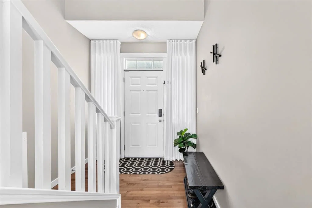 68 Sage Valley Drive NW, Calgary — photo 3 of 47