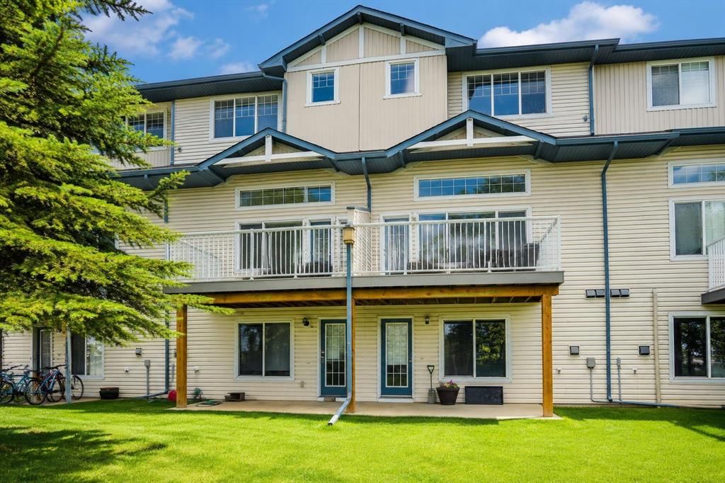 159 Hidden Creek Cove NW, Calgary — photo 4 of 41