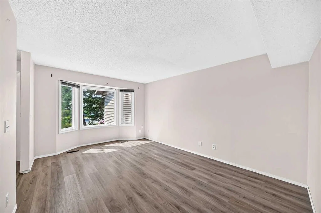 11 Falshire Terrace NE, Calgary — photo 4 of 30