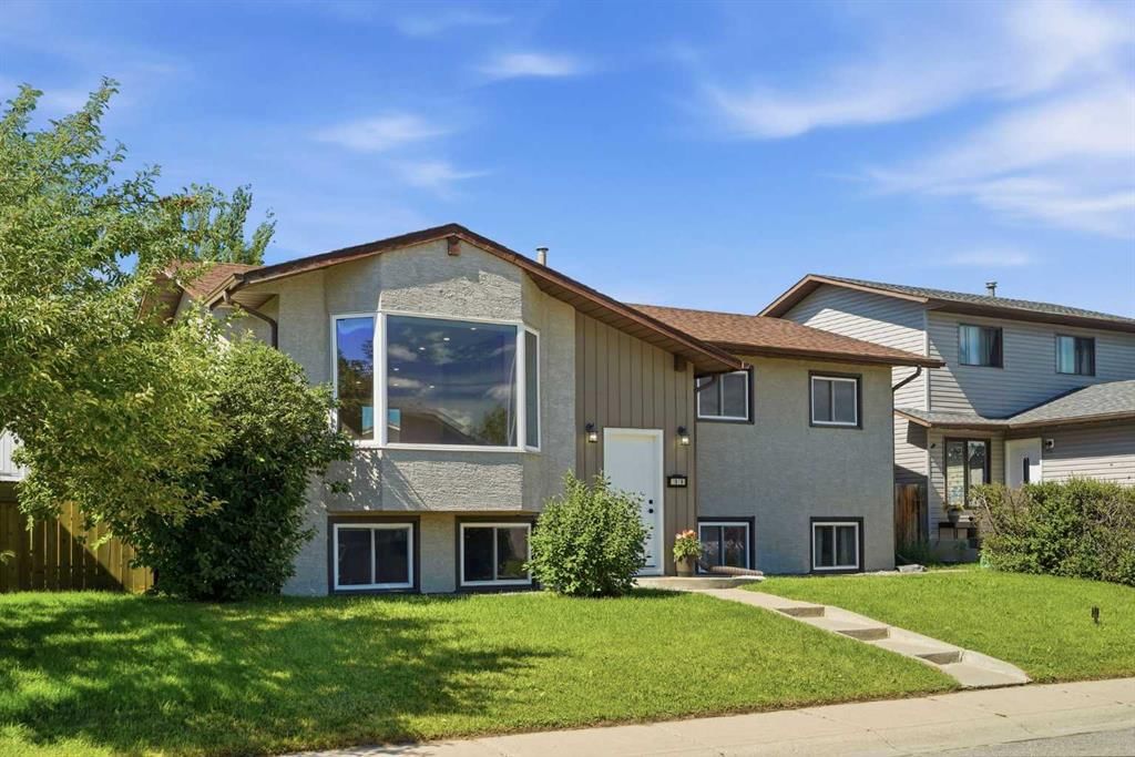 1018 10 Avenue SE, High River — photo 3 of 50