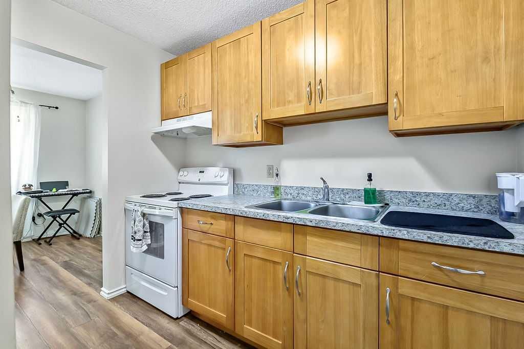 124 Bergen Road NW, Calgary — photo 5 of 26