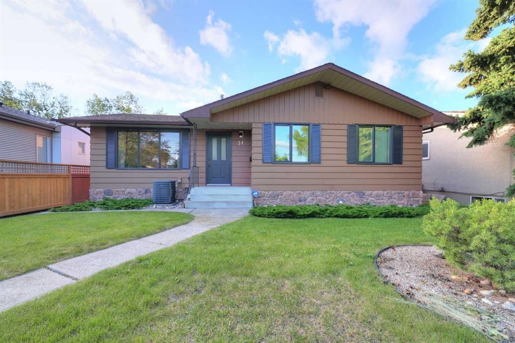 31 Rosery Drive NW, Calgary — photo 2 of 45
