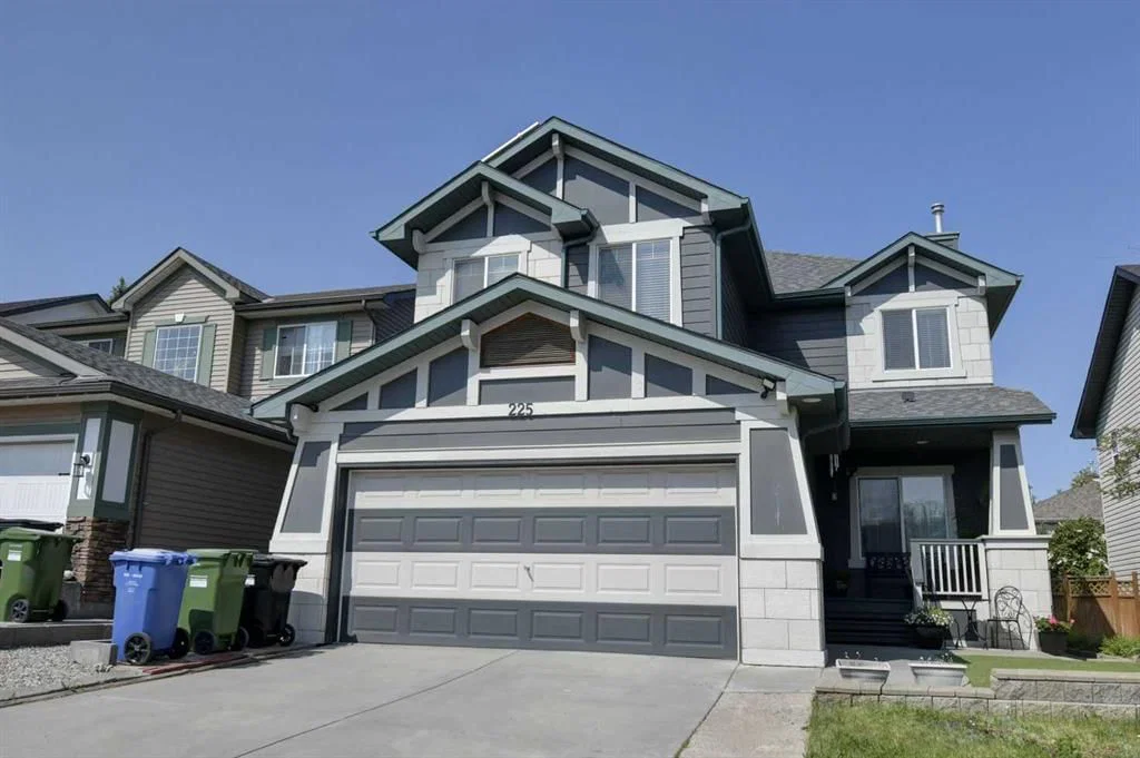 225 Chapala Drive SE, Calgary — main listing photo
