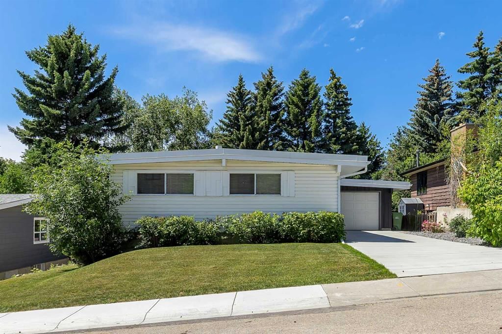 3415 Benton Drive NW, Calgary — photo 2 of 32