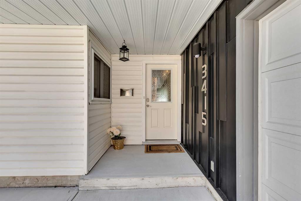3415 Benton Drive NW, Calgary — photo 3 of 32