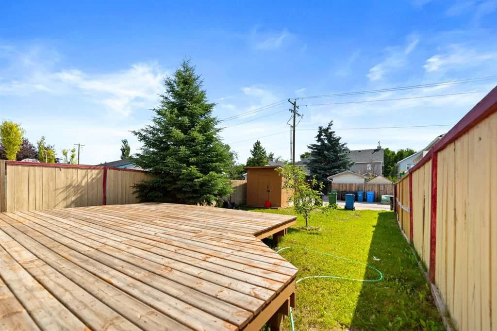 221 Tarington Close NE, Calgary — photo 5 of 33