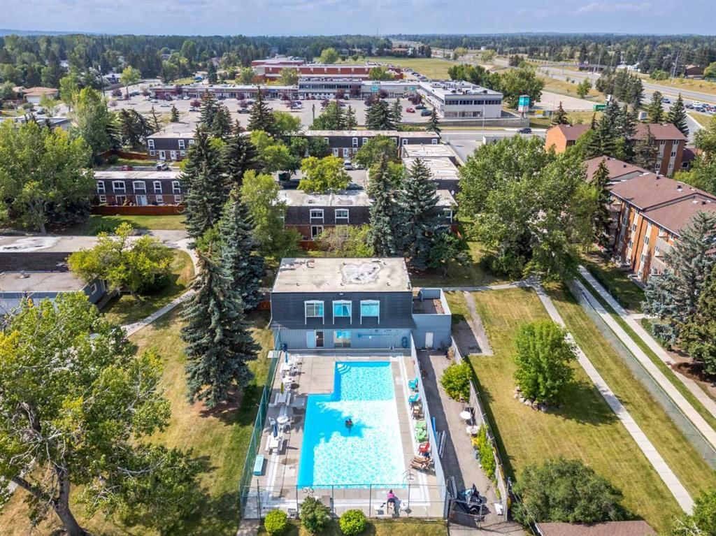 90, 330 Canterbury Drive SW, Calgary — photo 5 of 39