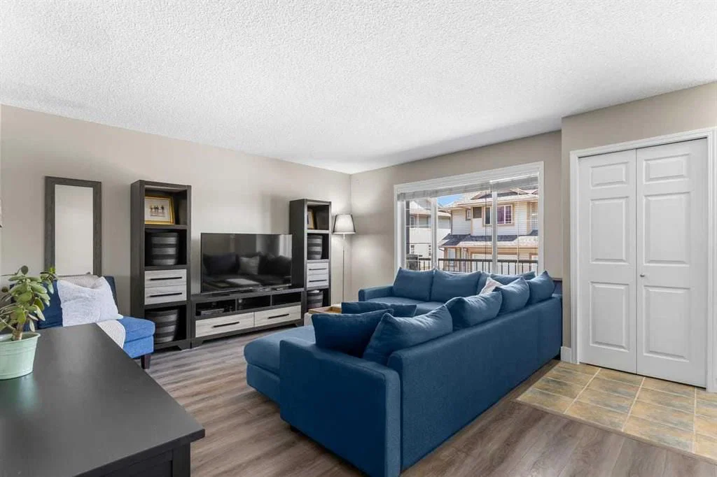9 Citadel Point NW, Calgary — photo 4 of 46