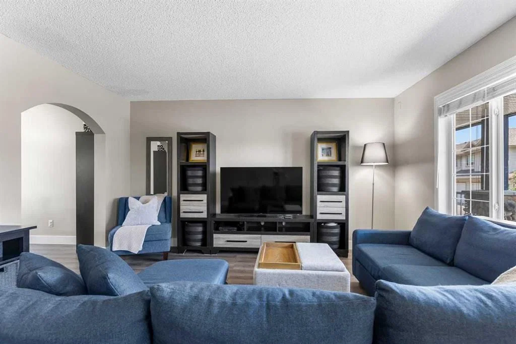 9 Citadel Point NW, Calgary — photo 5 of 46