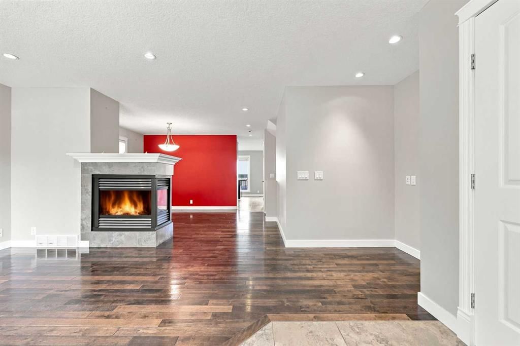 4836 Bowness Road NW, Calgary — photo 5 of 46