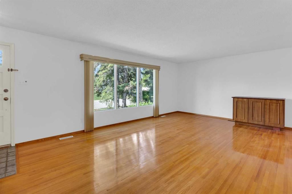 11224 Wilson Road SE, Calgary — photo 3 of 43