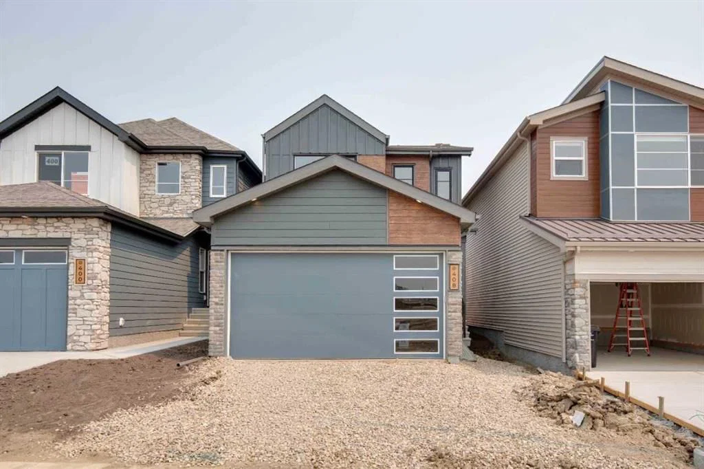 408 Heartwood Grove SE, Calgary — photo 2 of 35