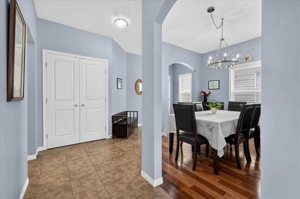 18 Copperstone Drive SE, Calgary — photo 4 of 44