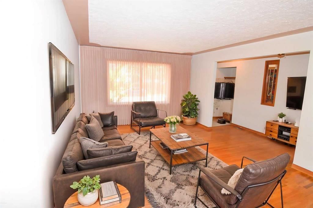 36 Cheyenne Crescent NW, Calgary — photo 2 of 44