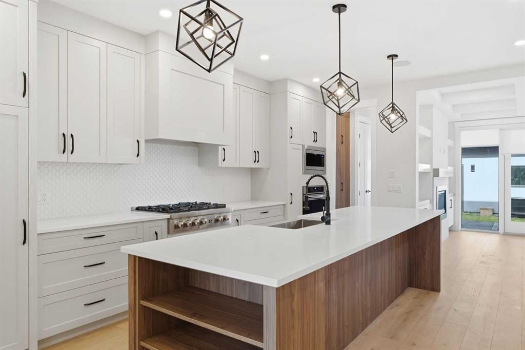 3325 42 Street SW, Calgary — photo 4 of 50