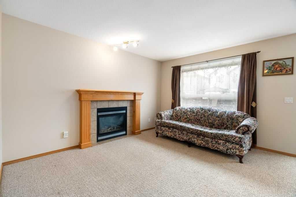 13 Saddlecrest Green NE, Calgary — photo 4 of 30